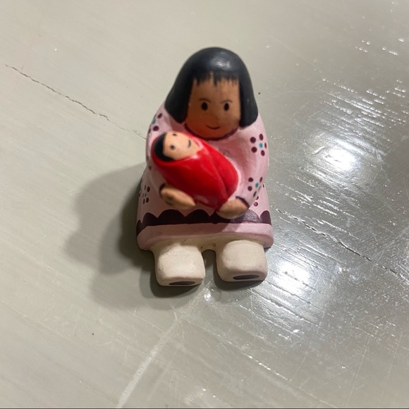 Vtg Lot of 3 Native American Pueblo Southwest Mini People Figurines - Picture 4 of 7